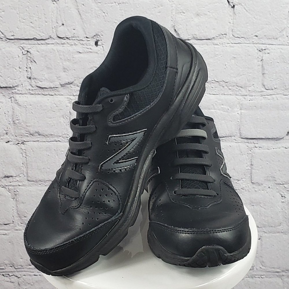 New Balance Size 9 Women's Walking Shoe